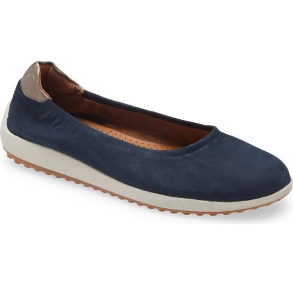Caslon Shoes - NEW Caslon comfy flat leather navy blue 6.5